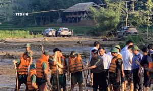 Thủ tướng Phạm Minh Chính thị sát tìm kiếm nạn nhân tại nơi sạt lở kinh hoàng - Làng Nủ, Lào Cai