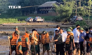 Thủ tướng Phạm Minh Chính thị sát tìm kiếm nạn nhân tại nơi sạt lở kinh hoàng - Làng Nủ, Lào Cai