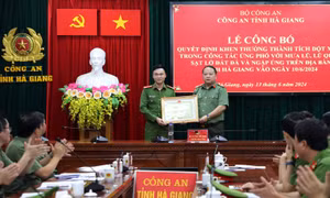 Khen thưởng thành tích đột xuất trong công tác ứng phó với mưa lũ