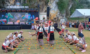 Về Quỳ Châu dự Hội Hang Bua