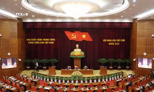 Thông báo Hội nghị lần thứ chín Ban Chấp hành Trung ương Đảng khóa XIII