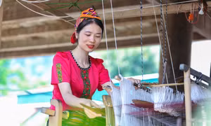 Những khuôn hình đẹp về phụ nữ miền Tây xứ Nghệ