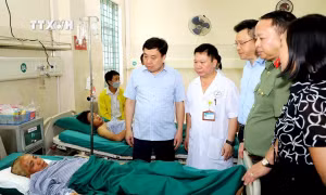 Vụ sạt lở đất nghiêm trọng tại Hà Giang: Thăm hỏi, hỗ trợ các gia đình nạn nhân
