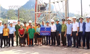 Tiếp thêm động lực, niềm tin cho người dân khu vực biên giới 