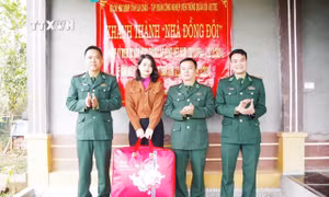 Lai Châu: Bàn giao “Nhà đồng đội” tặng quân nhân khó khăn