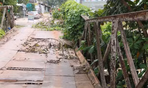Cần Thơ: Người dân mong mỏi sớm khắc phục cầu bị sụp lún 