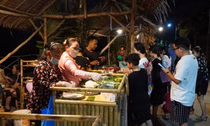 Độc đáo những phiên chợ quê ở vùng sông nước Cửu Long