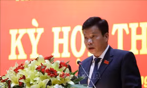 Tân Chủ tịch HĐND tỉnh Đắk Nông Lưu Văn Trung phát biểu nhận nhiệm vụ. Ảnh: Ngọc Minh-TTXVN