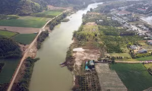 Sụt lún, sạt lở ven sông Krông Nô khiến người dân bất an