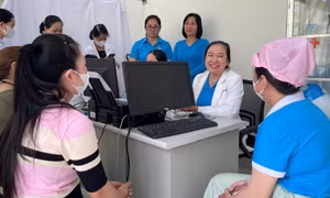 Sóc Trăng: Khám bệnh miễn phí cho nữ công đoàn viên người dân tộc thiểu số