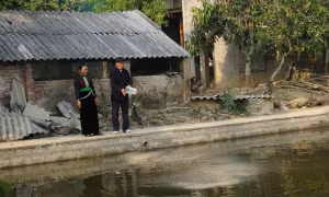 Già làng Lò Quang Vinh được dân bản mến phục