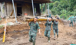 Tình quân dân trong vùng lũ Điện Biên