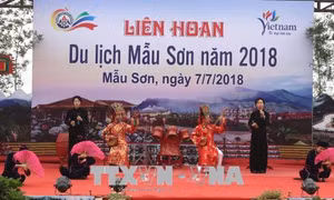 Liên hoan du lịch Mẫu Sơn thu hút hàng nghìn du khách