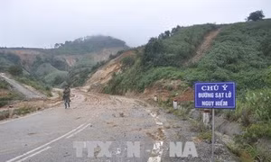Sạt lở, nứt đồi lan rộng tại huyện Tumơrông 