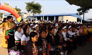 Tổ chức phiên chợ truyền thông khởi nghiệp của phụ nữ dân tộc thiểu số Hòa Bình