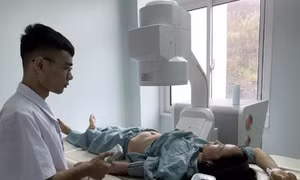 Bệnh viện Đa khoa Yên Bái áp dụng phương pháp hiện đại điều trị sỏi tiết niệu
