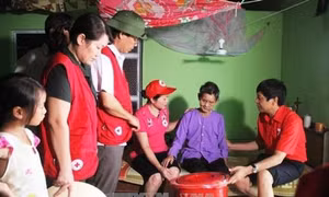 Tiếp tục kêu gọi "Chung tay hỗ trợ người nghèo vui xuân đón Tết"