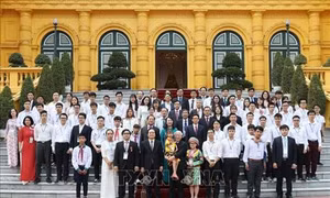 Tổng Bí thư, Chủ tịch nước Nguyễn Phú Trọng gặp mặt thân mật Đoàn học sinh, sinh viên tiêu biểu, xuất sắc