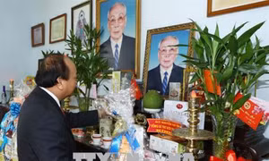Thủ tướng Nguyễn Xuân Phúc dâng hương tưởng nhớ các đồng chí nguyên lãnh đạo Nhà nước, Chính phủ