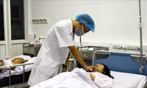 Nghệ An: Ba người bị ngộ độc khí do đốt than sưởi ấm đã qua cơn nguy kịch