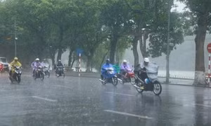 Thời tiết ngày 12/7: Đêm 12 đến ngày 13/7, vùng áp thấp khả năng mạnh lên thành áp thấp nhiệt đới
