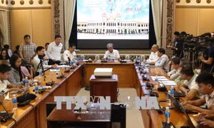Thành phố Hồ Chí Minh chấn chỉnh quản lý công viên và chống hàng gian hàng giả