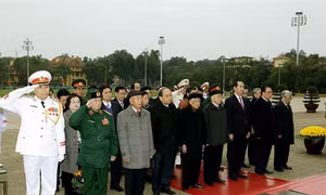 Kỷ niệm 88 năm Ngày thành lập Đảng: Lãnh đạo Đảng, Nhà nước viếng Lăng Chủ tịch Hồ Chí Minh