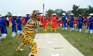 Độc đáo nghệ thuật hát múa Ải Lao ở hội Gióng