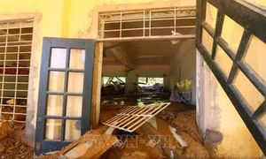 Nỗ lực của thầy và trò vùng lũ Thanh Hóa