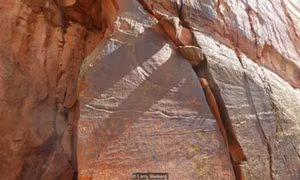 Bí ẩn về lịch đá cổ được phát hiện trong rừng Arizona