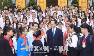 Chủ tịch nước Trần Đại Quang gặp mặt đại biểu Chỉ huy Đội giỏi toàn quốc