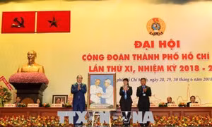Xây dựng đội ngũ cán bộ Công đoàn Thành phố Hồ Chí Minh ngang tầm nhiệm vụ