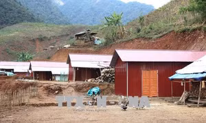 Phấn đấu đến năm 2025 các hộ dân cần di dời khẩn cấp được đến nơi an toàn
