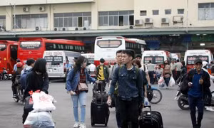 Thành phố Hồ Chí Minh tăng cường tàu xe phục vụ lễ 30/4, 1/5