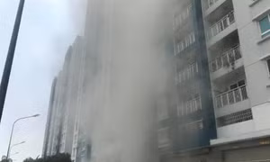 Dập tắt khói lửa bất ngờ bùng phát trở lại tại khu vực hầm để xe