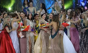Người đẹp Việt Nam Nguyễn Phương Khánh đăng quang Hoa hậu Trái Đất 2018