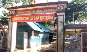 Khai giảng muộn ở ngôi trường vùng lũ Con Cuông