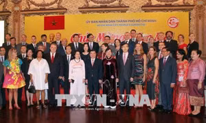 Thành phố Hồ Chí Minh gặp mặt các cơ quan đại diện nước ngoài