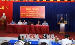 Phó Chủ tịch Quốc hội Đỗ Bá Tỵ tiếp xúc cử tri tại huyện Văn Bàn