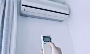 Điều gì xảy ra với cơ thể khi ngủ cả đêm trong phòng điều hòa?
