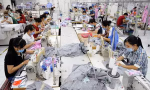 Nhiều doanh nghiệp dệt may ở Thành phố Hồ Chí Minh tuyển lao động, mở rộng sản xuất