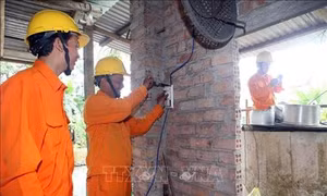 Điện lực Hòa Vang thắp sáng vùng đồng bào khó khăn