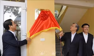 Đồng chí Trần Quốc Vượng tiếp xúc cử tri tại huyện Trạm Tấu