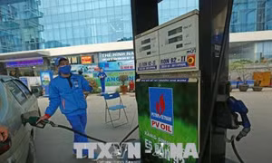 Giá xăng E5 tăng 790 đồng/lít từ ngày 7/4/2018
