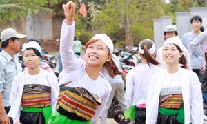 Say đắm điệu “Xường” dân tộc Mường