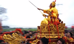 Lễ hội Rước vua sống độc nhất Hà Thành