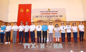 Thành phố Hồ Chí Minh: Trao 140 suất học bổng Nguyễn Đức Cảnh năm học 2018 – 2019