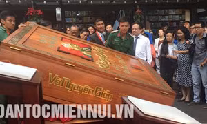 Công bố kỷ lục Việt Nam bộ sách thư pháp về đại tướng Võ Nguyên Giáp