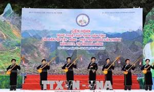 Đoàn nghệ thuật 14 tỉnh biểu diễn các tiết mục hát Then, đàn Tính đặc sắc