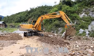 Nỗ lực thông đường sau mưa lũ ở huyện biên giới Mường Tè